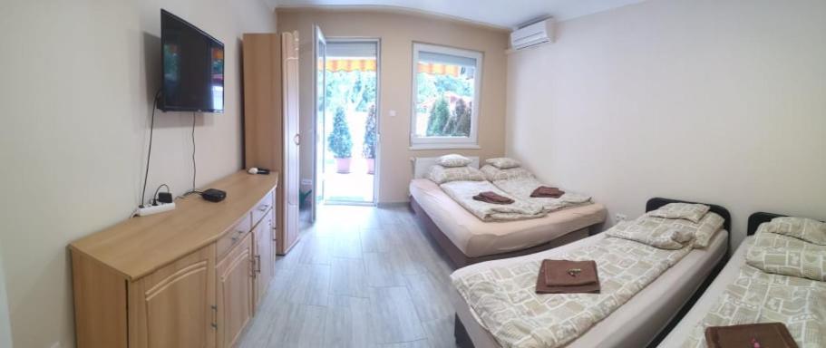 Relax Beach Apartman Hajduszoboszlo Exterior photo