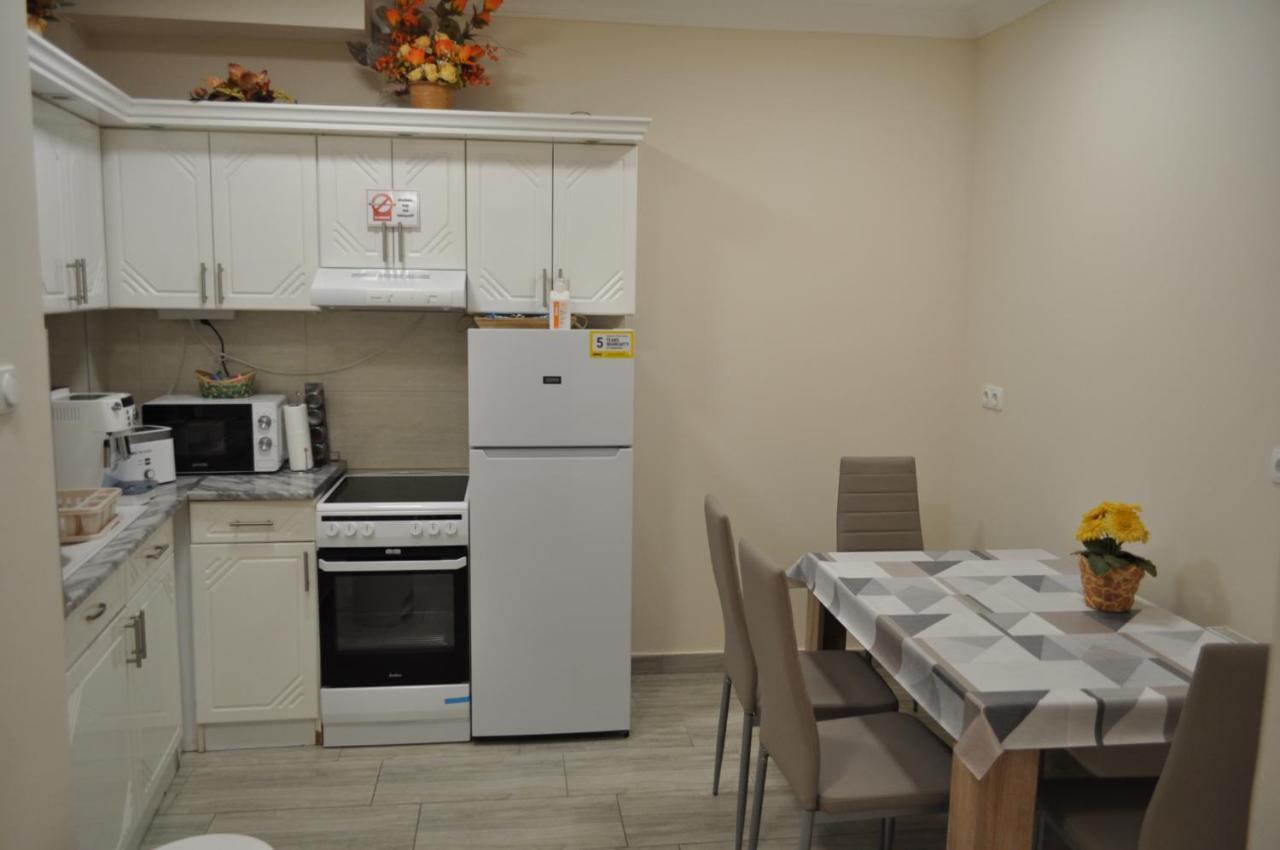 Relax Beach Apartman Hajduszoboszlo Exterior photo