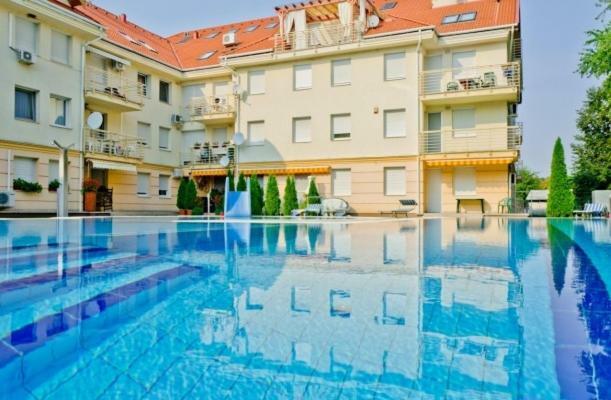 Relax Beach Apartman Hajduszoboszlo Exterior photo