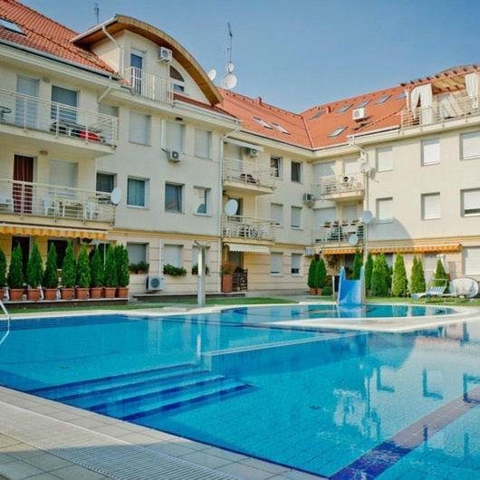 Relax Beach Apartman Hajduszoboszlo Exterior photo
