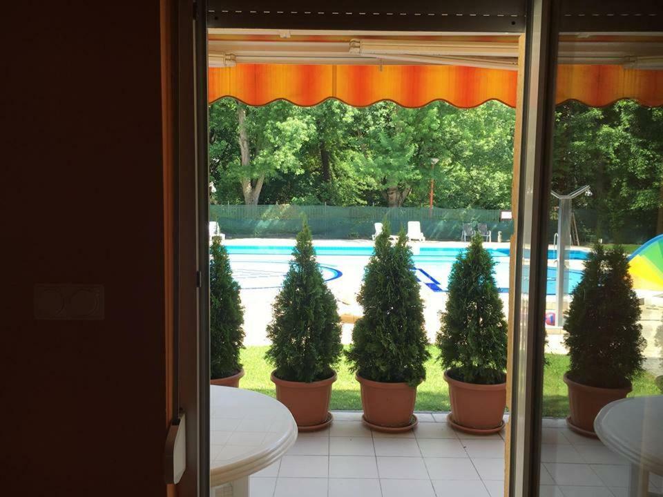 Relax Beach Apartman Hajduszoboszlo Exterior photo